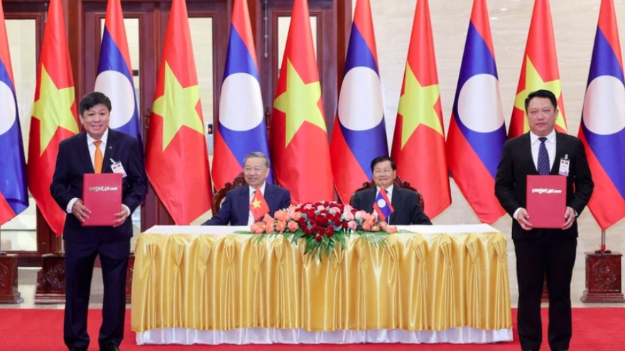 Vietjet reaches agreement to enhance Vietnam-Laos air transport connectivity